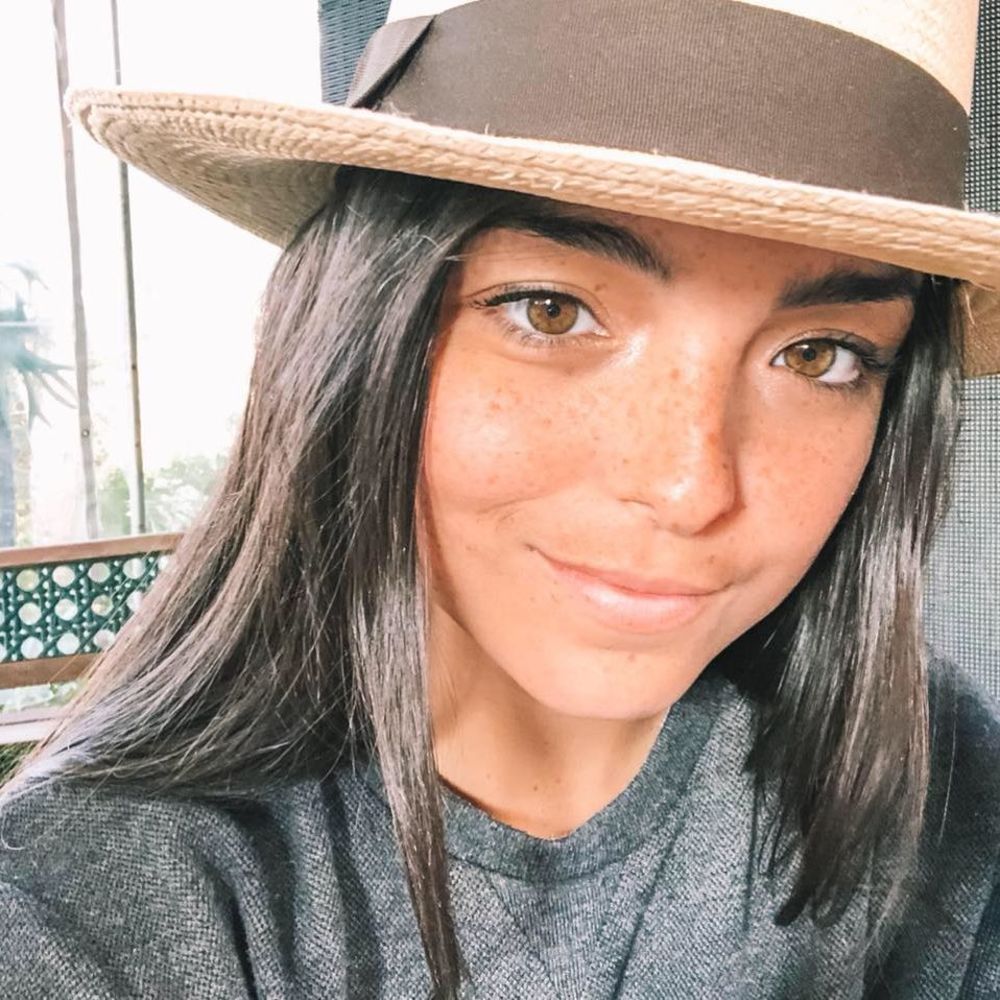 Meet your Posher, Valeria